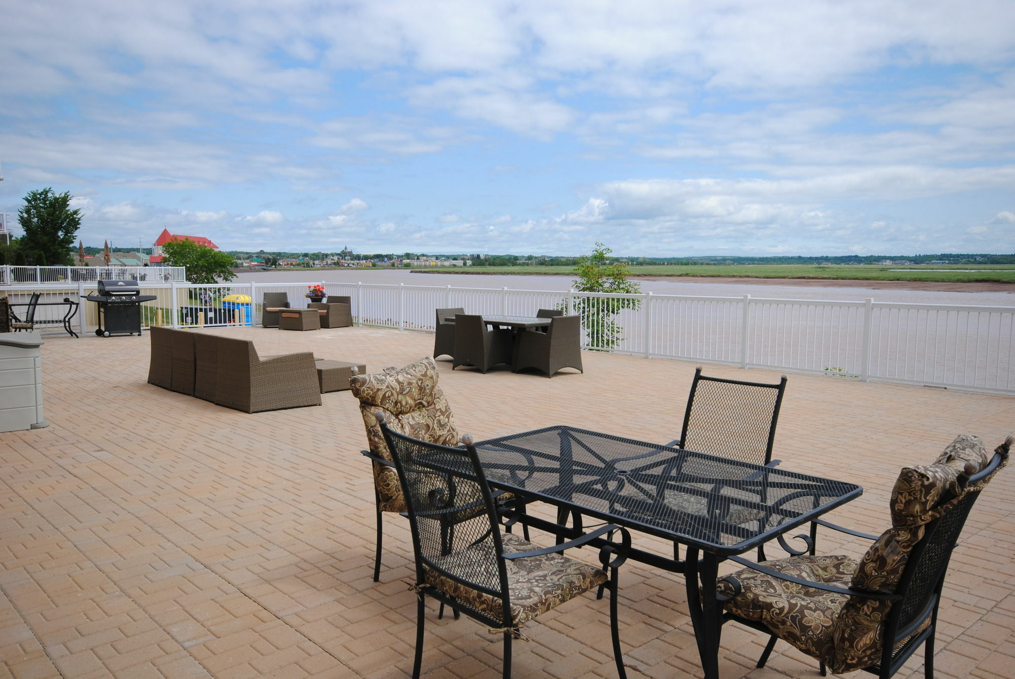 Premiere Suites Moncton Extérieur photo